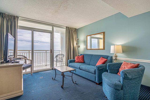 Ocean Front Views! Camelot Resort 1011
