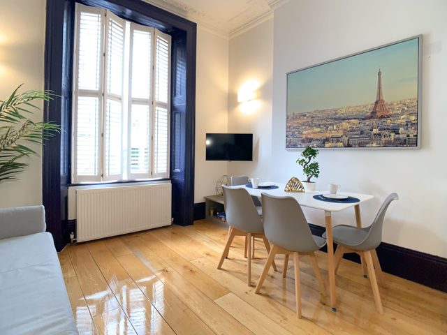 S3 - Ground floor apartment by Marylebone — London, England