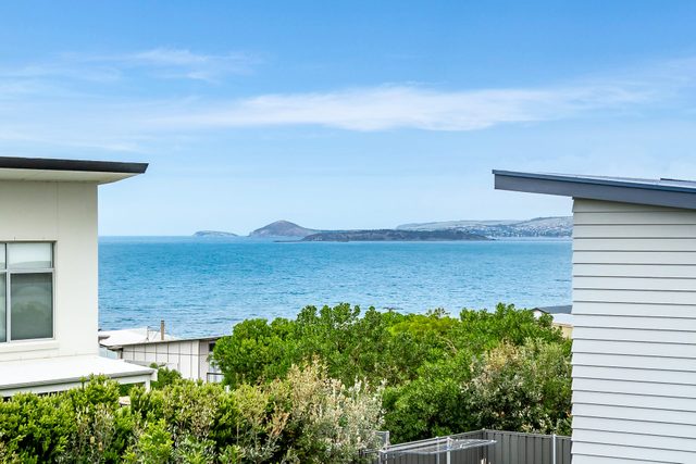 5 Chiton Ct – Luxury Coastal Escape Near Boomer Beach | Luxury Holiday Accommodation in Port Elliot with Ocean Views