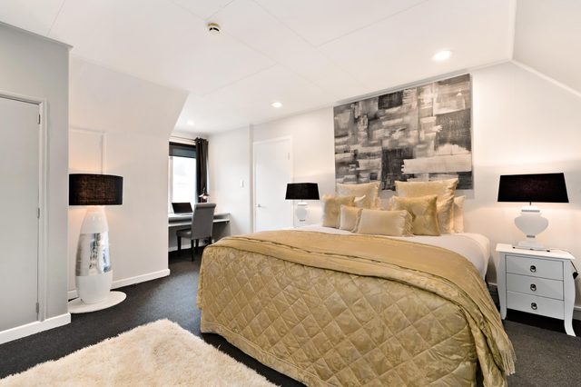 CITY CENTRE SUPER KING BEDS FREE WIFI & PARKING