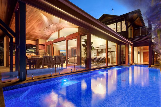 23 The Cove - 5 Bedroom, Whitsunday Waters Edge Luxury Holiday Home.