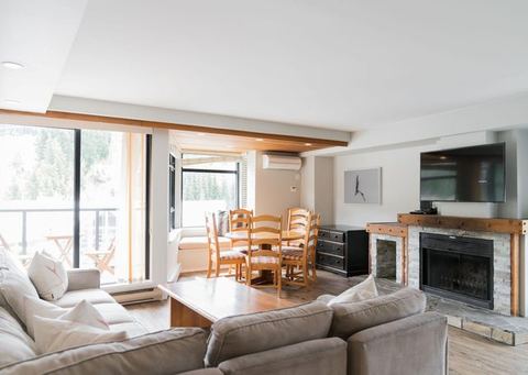 The Garibaldi Suite Mountain View