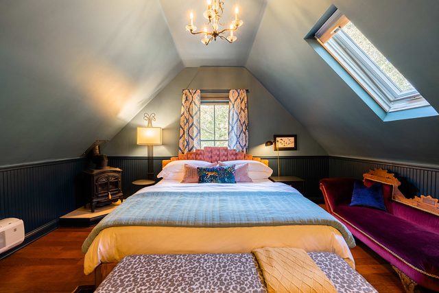 Affordable Luxury- One block to Downtown — Ashland, OR
