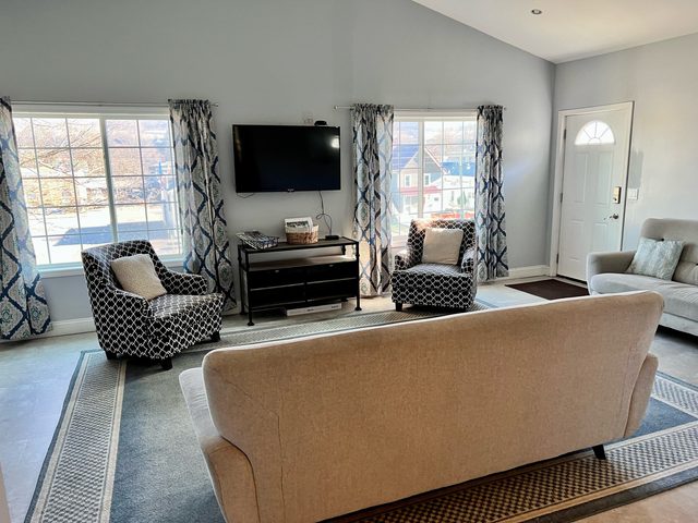 405 S. Madison, Suite B