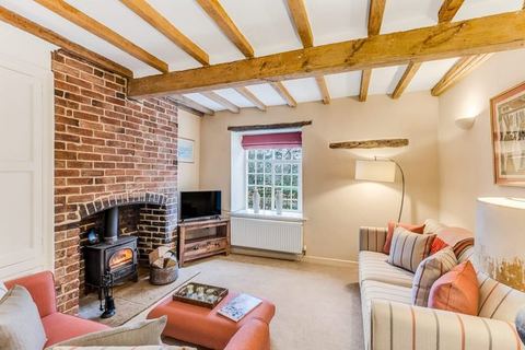 Brand Hill Cottage with Woodfired Hot Tub — Woodhouse Eaves, England
