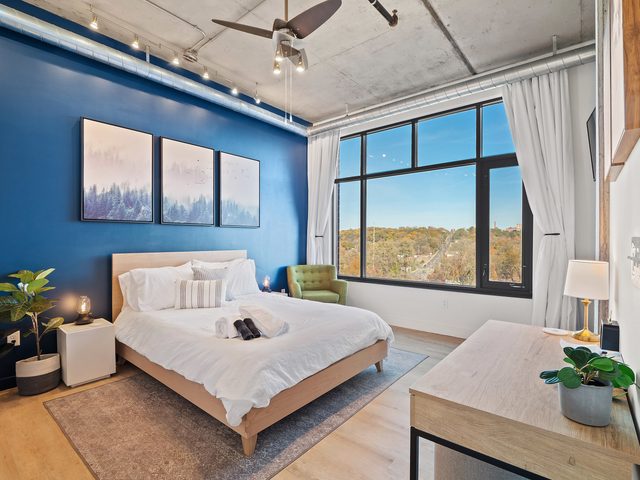 Northside District Loft - Panoramic Valley Views