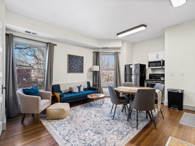 Victorian Estates | Sun Soaked 1BR | Close to CCF