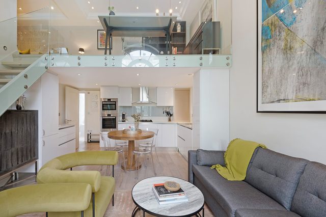 The Artists Hideaway-2 bed Paddington with AC, by Out of Office Lifestyle