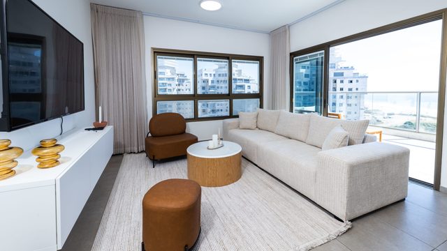 SeaFront Luxurious 3BR Apartment | Mamad