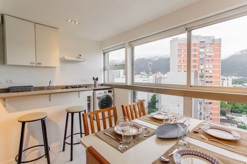 Leblon Lagoon I Spacious 1BR Apt in Leblon