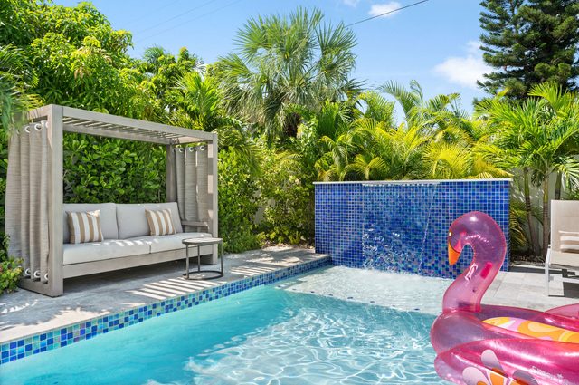 699 Gulf Breeze Oasis · NEW Heated pool w Sundeck