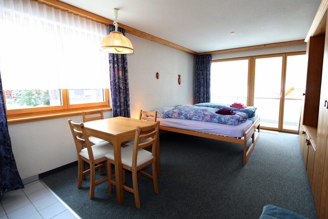 Hirsch 23: Ski in/out studio on the slopes — Saas-Fee, Valais