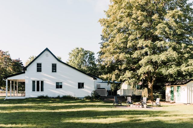 Luxe Sandbanks Resort w Hot Tub, Sauna, Plungepool — Prince Edward, Ontario