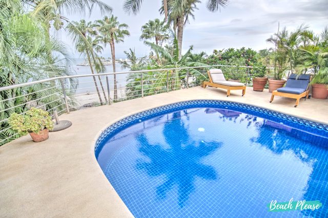 3BR Beachfront Villa w/ Private Pool: Casa Colibri — Cruz de Huanacaxtle, Nayarit