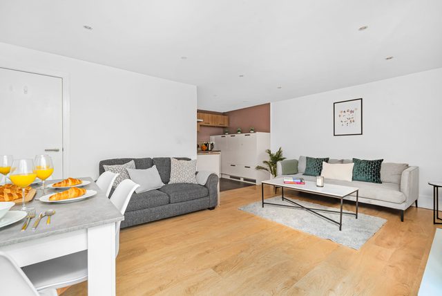Spacious 2BR with Terrace by King's Cross