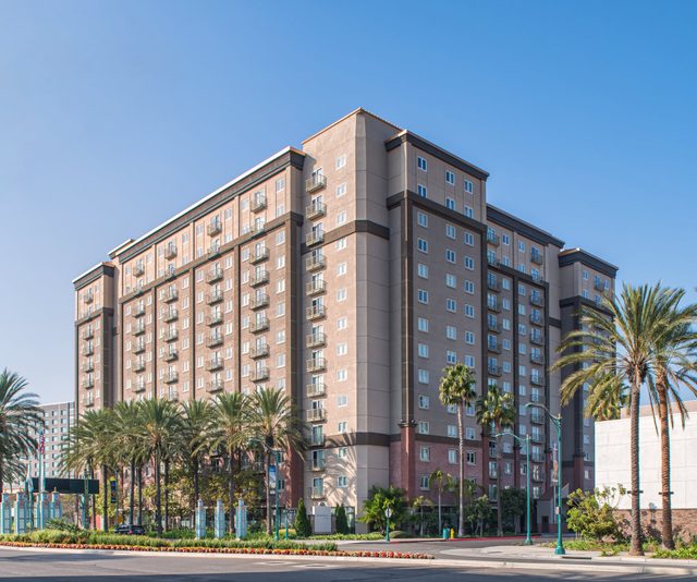 Wyndham Anaheim | 3BR/2BA King Bed Suite
