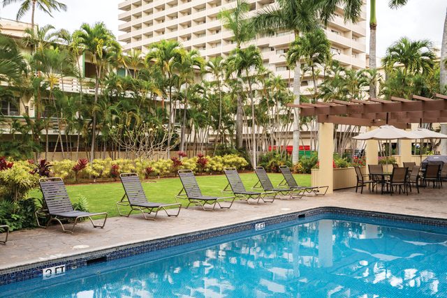 CW Royal Garden Waikiki 1BR Apartment with Resort Access