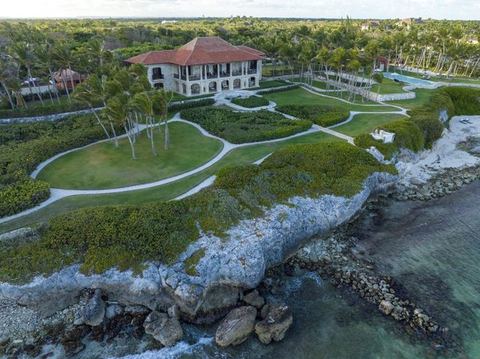 Seaside Serenity: Your Perfect Seafront Escape I Corales 19