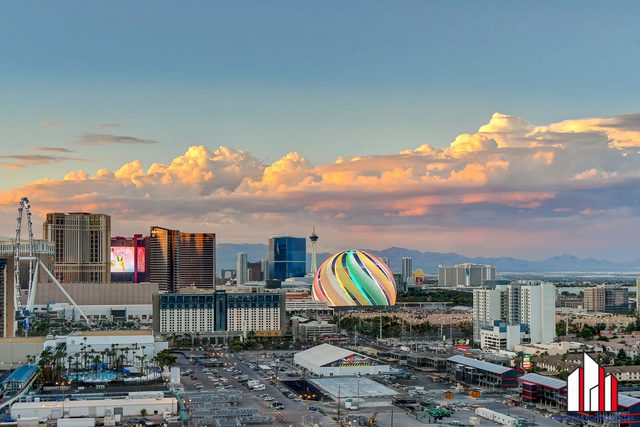 MGM Signature Penthouse F1 Strip & Sphere Balcony