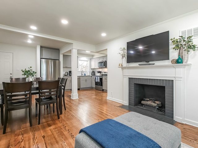 Awesome 4Bd on Quiet Street! Book Now! — Kansas City, MO