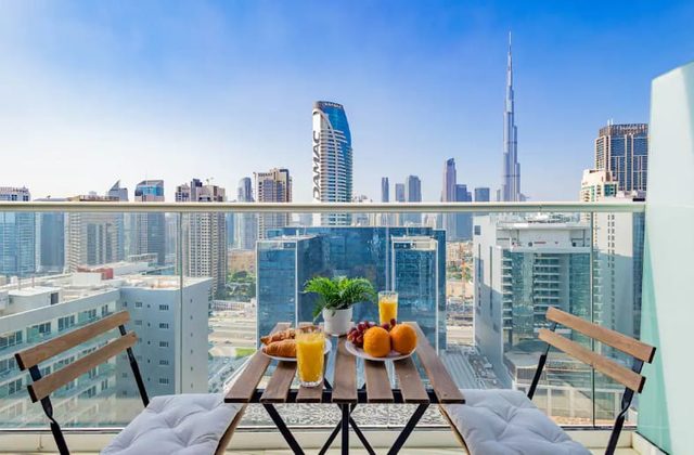 Stylish 1 BR Business Bay | Burj & Downtown Views| Gym & Pool