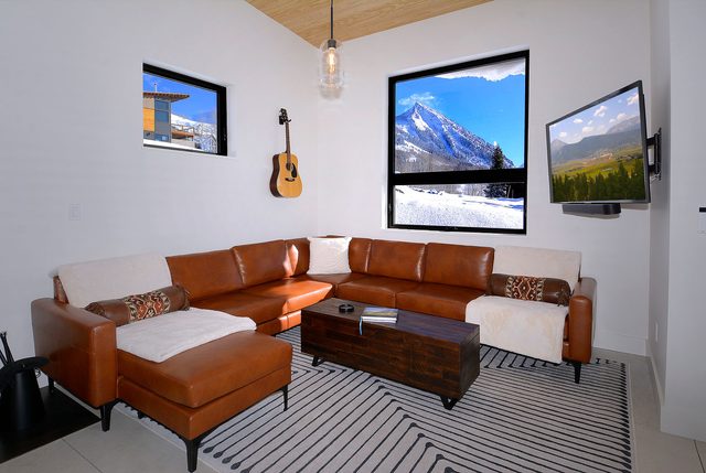 The Outlook, New 2BD/2.5BA home w/garage, VIEWS!