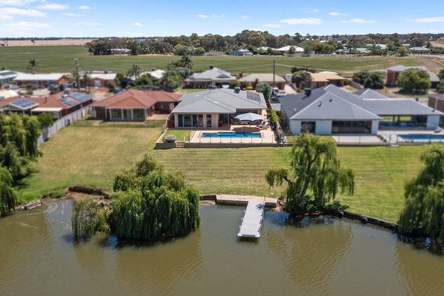 The Rosemary Lakehouse - Spring Offer — Yarrawonga, Victoria