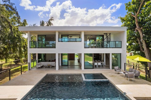 Salty Villa | Beachfront Estate & Pickleball Court