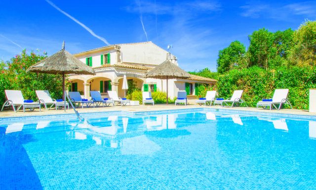 Villa Son Perxa | Large Pool & Space for 10 — Petra, Balearic Islands