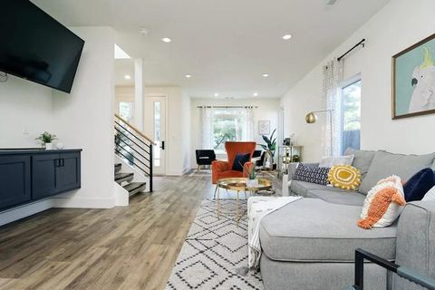Clarkwood | 1.5 Miles From DT & UofA