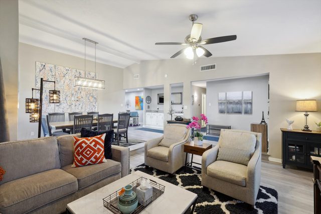 Garlands Hidden Gem, 4 Bedrooms, Hot Tub, Patio