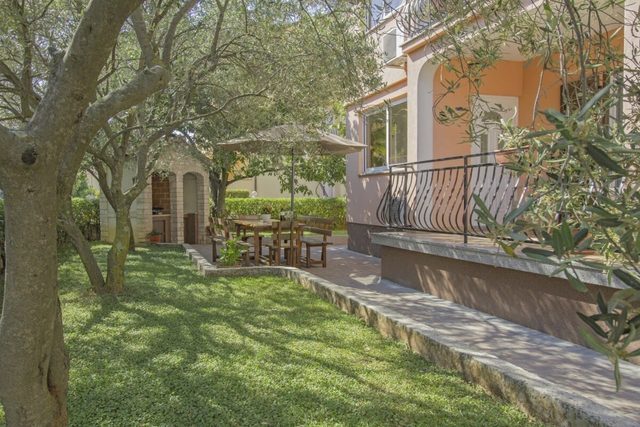 Three bedroom app with terrace in Rovinj
