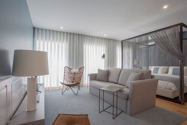 Downtown Luxury Studio w/ Balcony by Liiiving