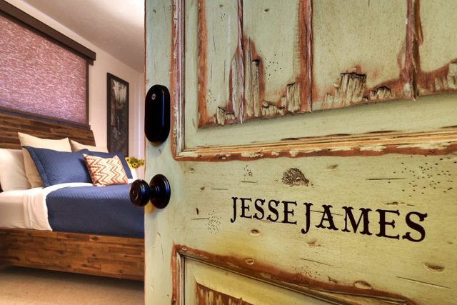 Hideout @ the Rim - Jesse James Suite — Moab, UT