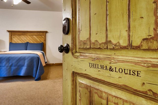 Hideout @ the Rim - Thelma & Louise Suite