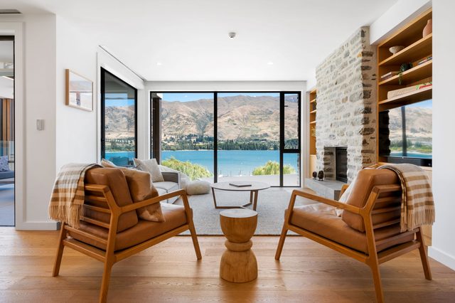 Lakeside Luxury 3 Bedroom