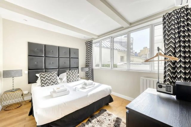 Montmartre Cozy and bright 1BD with terrace — Paris, Île-de-France