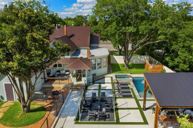 Rosewood on Main, Pool, Hot Tub, Firepit! — Fredericksburg, TX