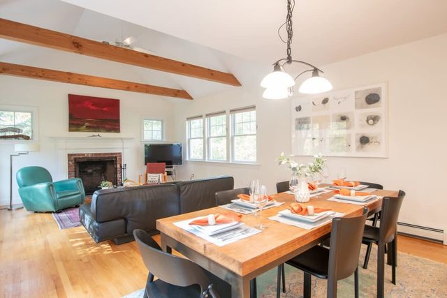 Perfectly private location w/deeded beach access!