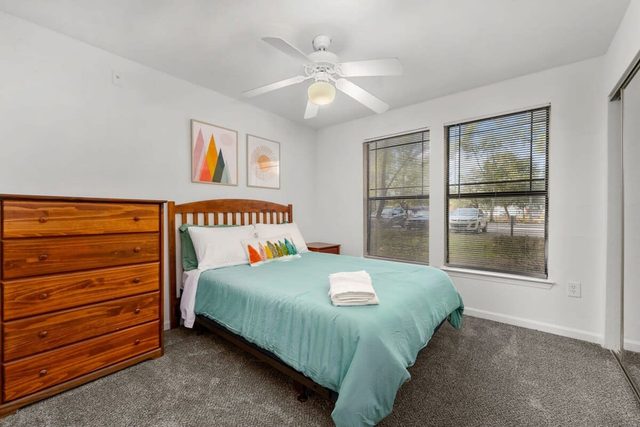 Family home w/pool, gym & patio near Lettuce Lake