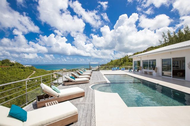 Villa Azur Dream – 7-Bedroom Ocean View Luxury Villa with Pool & Gym in Terres Basses, St. Martin