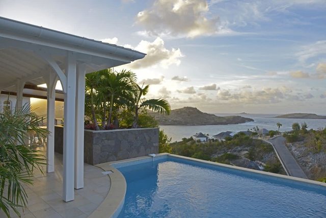 Villa LAGON JAUNE – Twin Villa Estate with 7 Bedrooms & Ocean Views in Petit Cul de Sac, St. Barths
