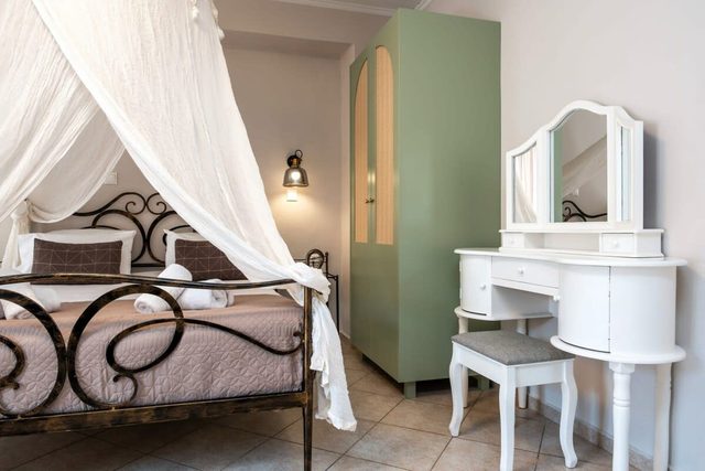 Santa Elena Boutique - Agapi triple room — Chania, Crete
