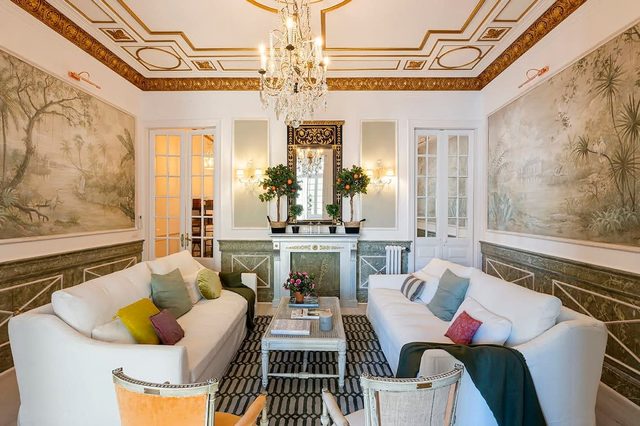 Amazing 5Bd for 13 with terrace in Plaza Cataluña