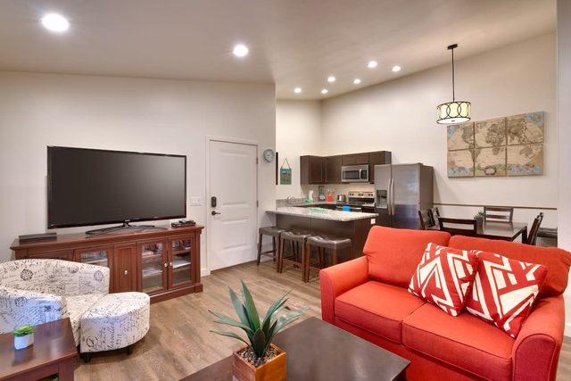 5L Family Friendly Top Floor Moab Redcliff Condo, Pool & Hot Tub