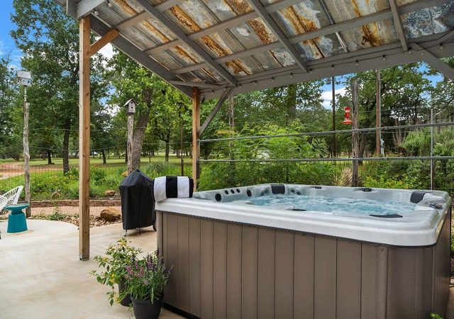 Casa Crabapple, Hot Tub, Pet friendly, Fire Pit!