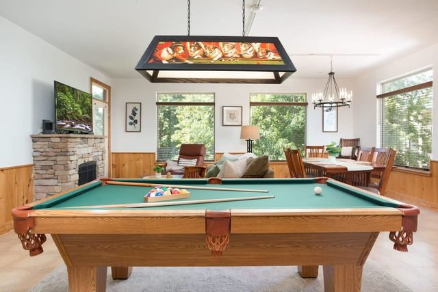 1 Mile to PF/ 7miles to Gburg/Pools/Pool Table