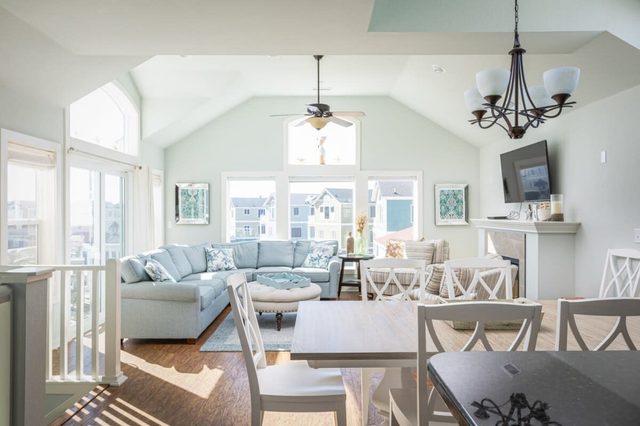 Tranquil Sunrises, Pool & Boardwalk Path to Beach!