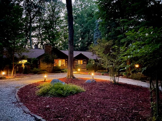 Log Cabin - Natures Oasis - Fire Pit & Pet Friendly — Cleveland, OH