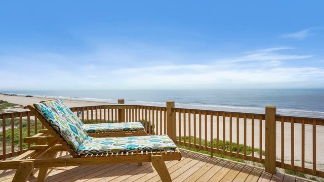Beachfront Home•Steps to Sand•Sleeps 10